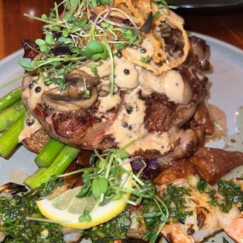 Cliffside Restaurant signature dishes Seared Idaho Red Trout
Seared Filet Mignon
Maple Rosemary Grilled Chicken